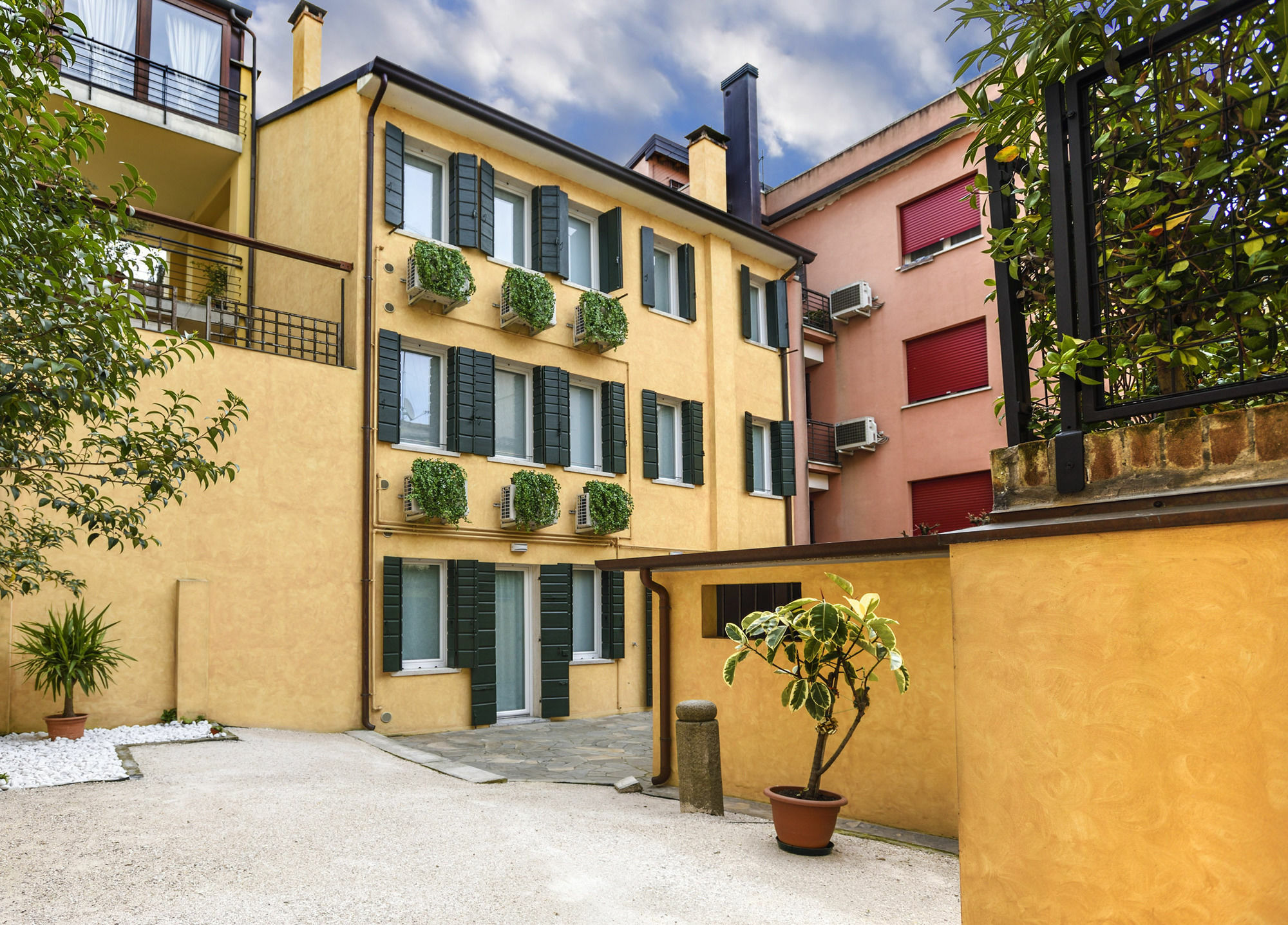 Brick House Treviso Lägenhet Exteriör bild